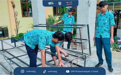 Project Base Learning Pembuatan Rak Dinding Perpustakaan